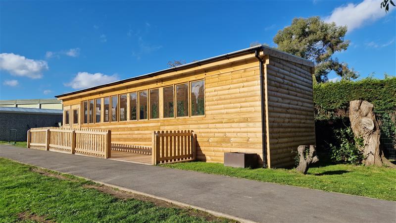 An outdoor science cabin for primary schools 