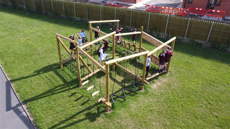 outdoor climbing frame for schools