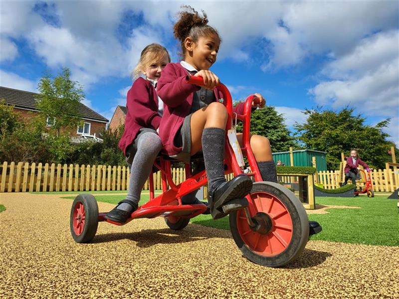 Outdoor playground equipment for primary school settings 