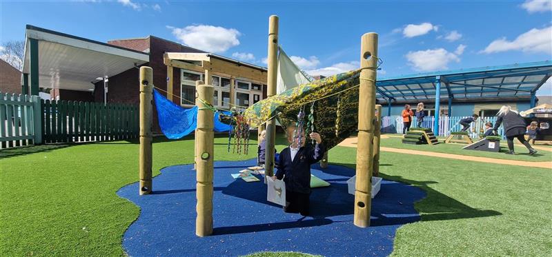 den making for primary school playground